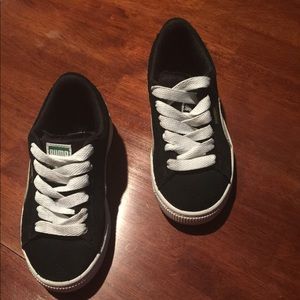 Size 12 Puma Suede Classics